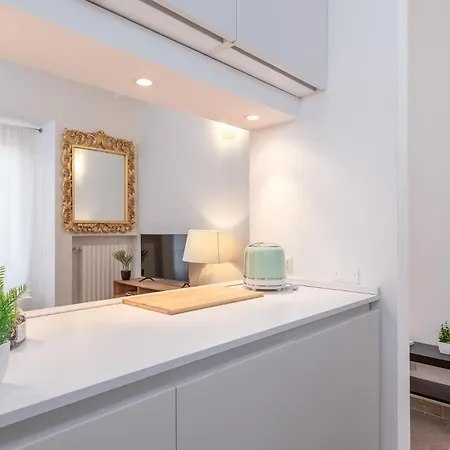 Modern One-bedroom Flat Near Corso Διαμέρισμα *