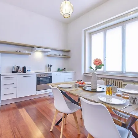 Porta Nuova Luxury 8 Minutes From The Duomo, With Ac And Wifi 아파트
