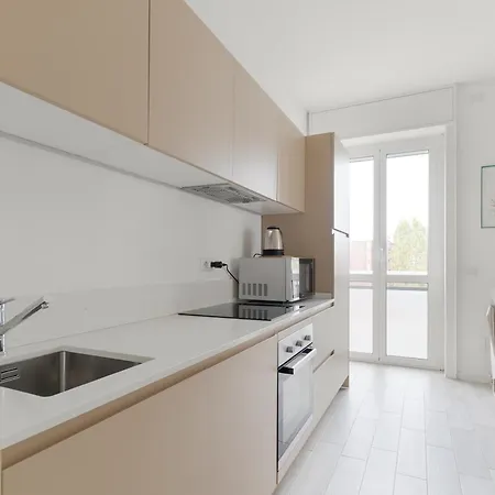 Guesthost - Lovely In Maggiolina * Milánó