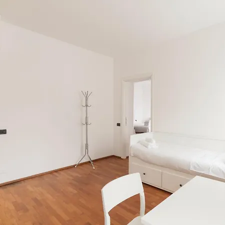 Guesthost - Cozy In Citta Studi * Milan