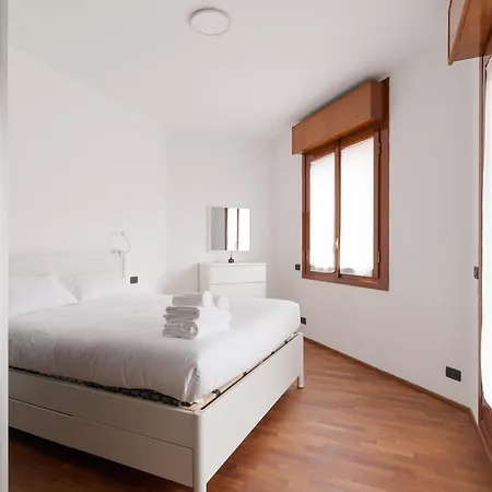 Appartement Guesthost - Cozy In Citta Studi