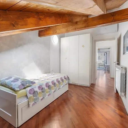 Homey Grandeur - Spacious With Terrace & Wi-fi * Milano
