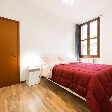 Near Station And Porta Venezia Apartment *