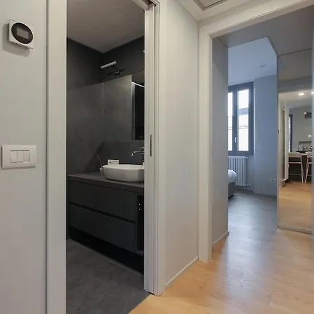 Apartman Hacca Collection-luxe 1br With Terrace In Pta Venezia Milánó