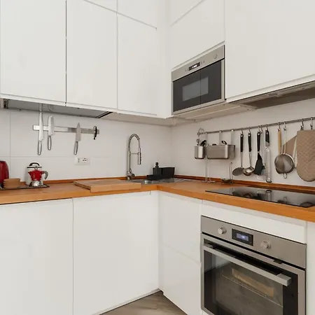 Guesthost - Lovely Flat Near Frattini M4 Milano