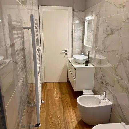 Casa Oriani - Modern In The Heart Of Apartament