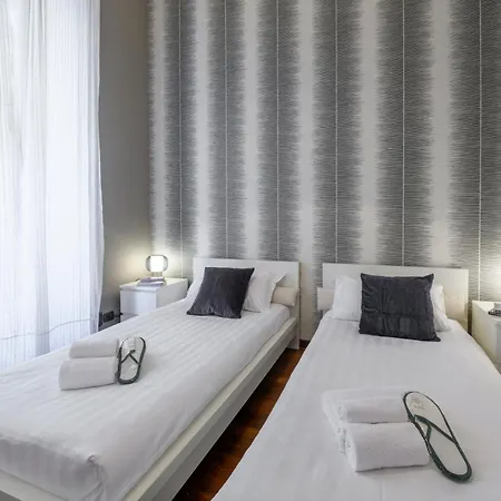 Borromei, 11 - Eleganza In Pieno Centro Daire