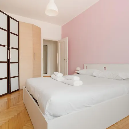 Apartamento Guesthost - Cozy Flat Near Gorla M1 *