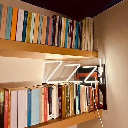 Appartement La Casetta Di Violetta Loft Colorato Milaan