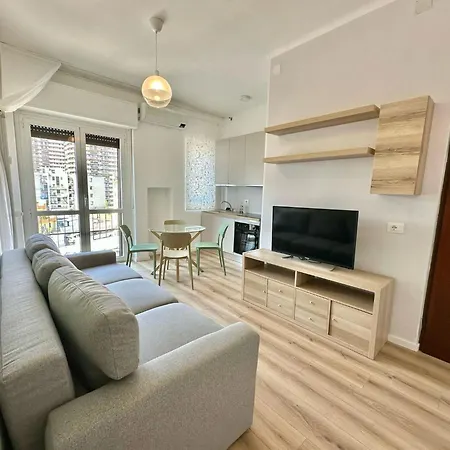 Appartement Metro M3 S&m Home, Comoda Soluzione Di Design, Con Collegamento Diretto A Duomo Di Milano, Stazione E Porta Garibaldi Milaan