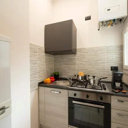Monolocale X 2 Con Balcone E Cucina - Famagosta Apartman
