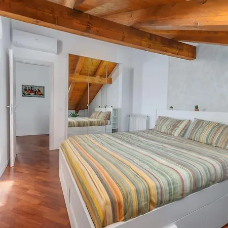 Appartamento Homey Grandeur - Spacious With Terrace & Wi-fi