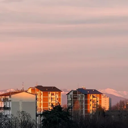 Appartamento Bright And Spacious In Milano