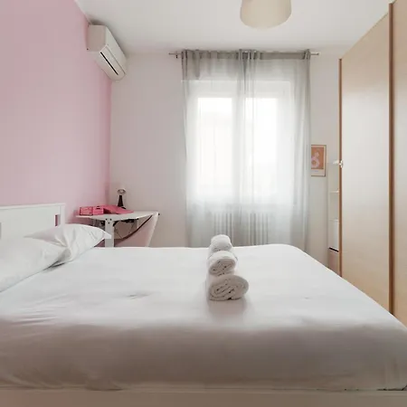 شقة Guesthost - Cozy Flat Near Gorla M1 ميلان