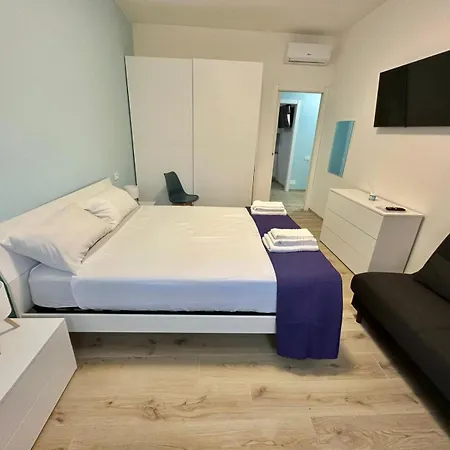 Lucania Azzurra Apartment, Elegante E Confortevole, Con Metro M3 Sotto Casa, Collegamento Diretto A Duomo Di E Stazione Apartmán Milán