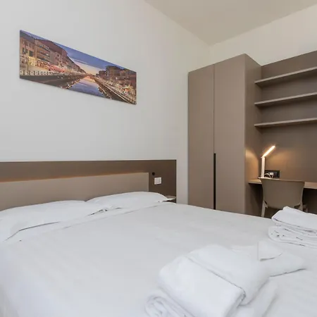 I-host - Modern Citylife Bovisa شقة