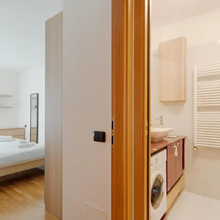 Guesthost - Cozy Santa Giulia