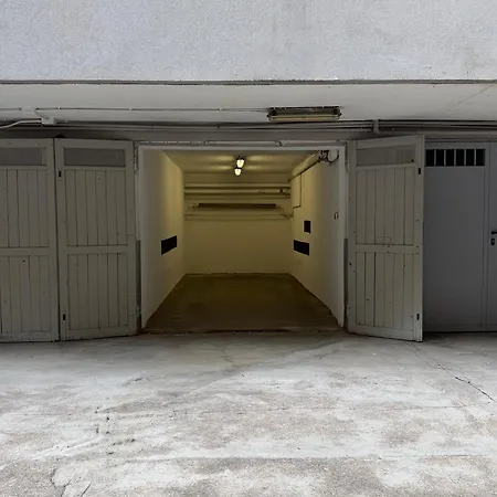 Navigli Bocconi - Free Private Garage Апартаменты Милан