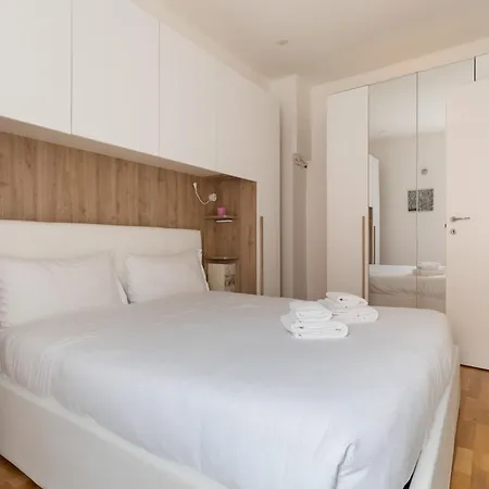 Guesthost - Modern In Corvetto Apartment Milan