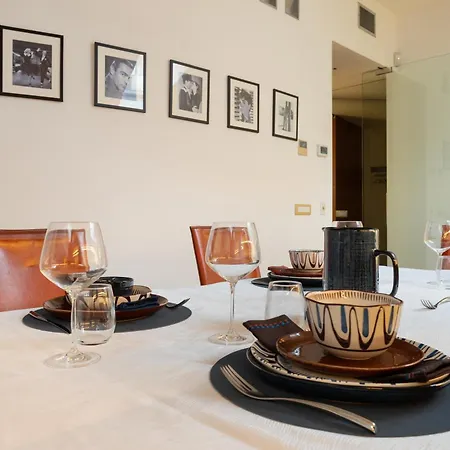 Διαμέρισμα Guesthost - 500sqm Luxury With Spa, Gym, Terrace, Game & Garage