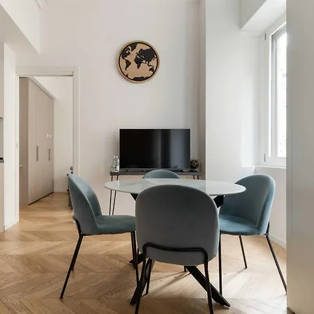 Apartament Unione Boutique - 1min From Duomo Mediolan