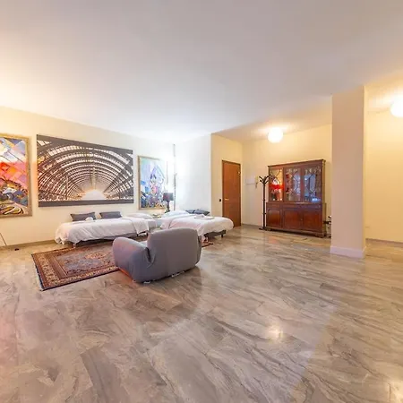- Spacious And Bright Apartment, Elegant Area *