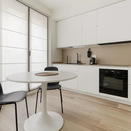 Guesthost - Modern In Moscova Mediolan