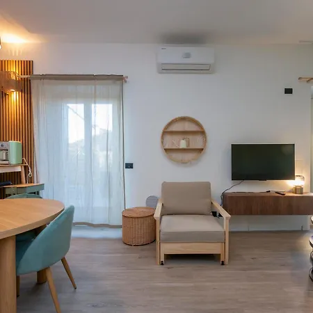 アパート Bright Top-floor With Private Terrace *