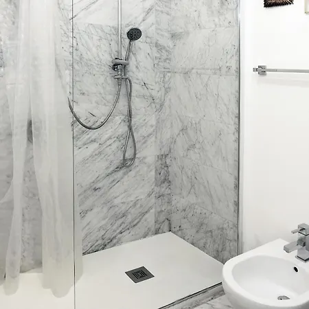 Comecasa 2 Bedrooms In Santa Sofia アパート ミラノ