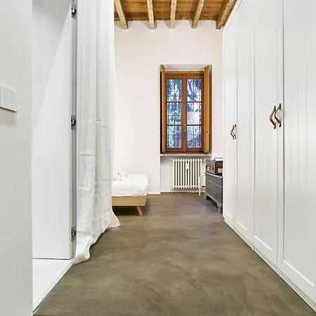 Design With Private Street Entrance * Mediolan