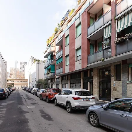 Guesthost - Certosa Cozy Flat With Balcony Appartement