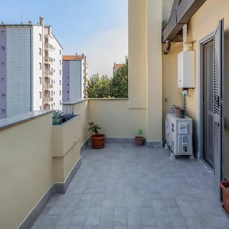 Homey Grandeur - Spacious With Terrace & Wi-fi *