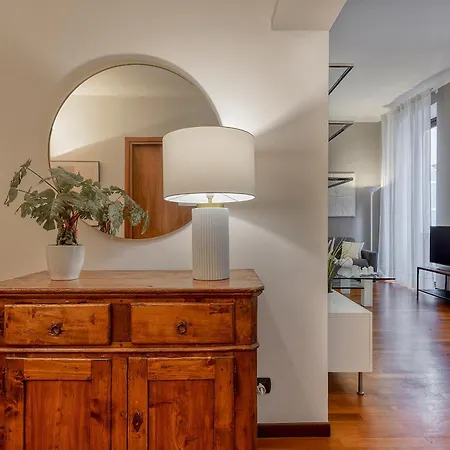 Borromei, 11 - Eleganza In Pieno Centro Milano