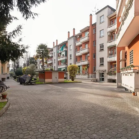 Guesthost - Cozy Near San Siro Apartment Milan