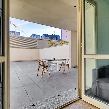 Just Urban - Bright With Terrace - M4 Tolstoj דירה *