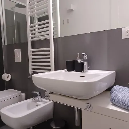 California Suite, Zona Tortona-solari-citylife, Un'oasi Nel Centro Di * Milão