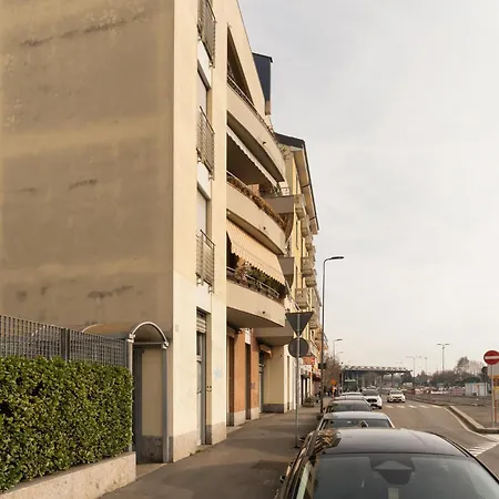 Urban Loft With Pool Table - M3 And Train Station - Duomo In 10 Min Milaan