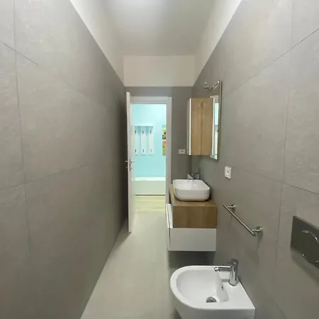 Lucania Azzurra Apartment, Elegante E Confortevole, Con Metro M3 Sotto Casa, Collegamento Diretto A Duomo Di E Stazione