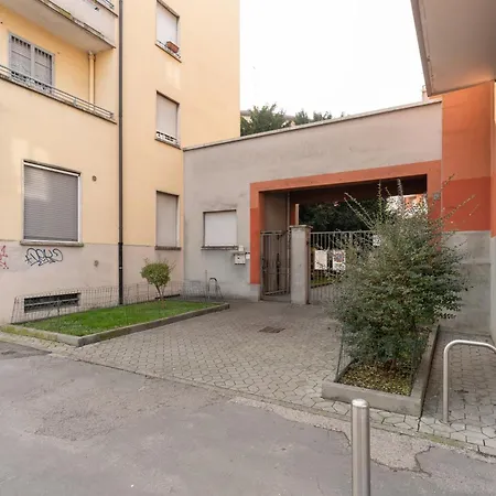 Guesthost - Cozy Near San Siro Apartmán