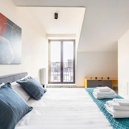 Luxury Elegant Penthouse 2 Bedrooms, 2 Bathrooms Apartman Milánó