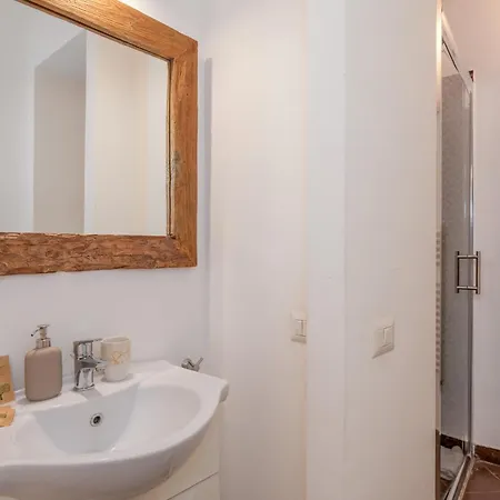 Apartament Modern One-bedroom Flat Near Corso