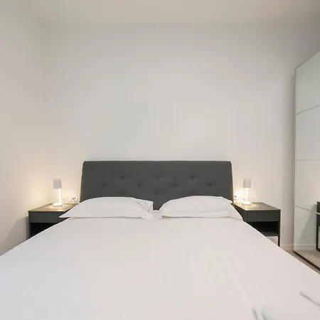 I-host - Modern 1br With Balcony Near Sempione Milán