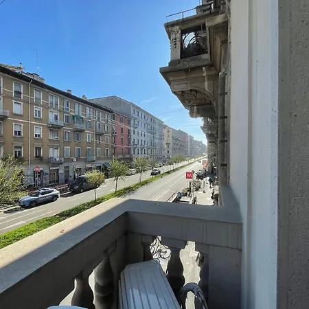公寓 New One-bedroom With Terrace In The Nolo Area, Metro 1 Rovereto Stop 米兰