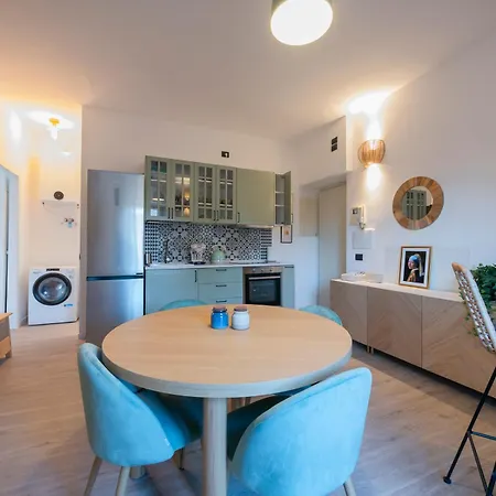 Bright Top-floor With Private Terrace アパート