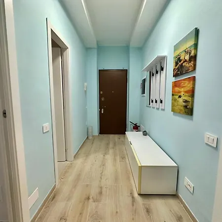 Lucania Azzurra Apartment, Elegante E Confortevole, Con Metro M3 Sotto Casa, Collegamento Diretto A Duomo Di E Stazione Apartmán