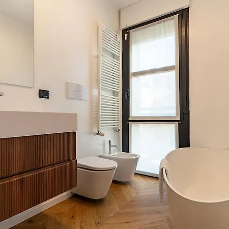 Modern Loft With Projector E Private Garden, Station Appartamento *
