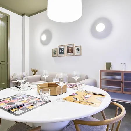 Design With Private Street Entrance Apartament *