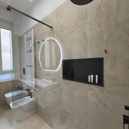 Leone 44 Fd Metro Tolstoi Milán