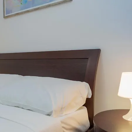 Metro 4 Spacious And Bright Three-room Apartman *