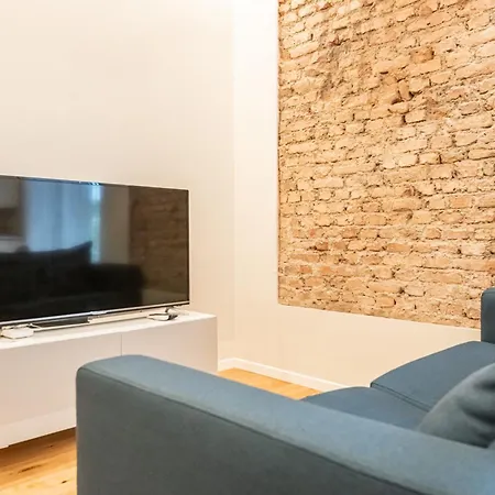 Ht Maison Angera Apartamento Milán
